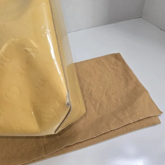 Louis Vuitton Monogram Vernis Handbag - Picture 6 of 16